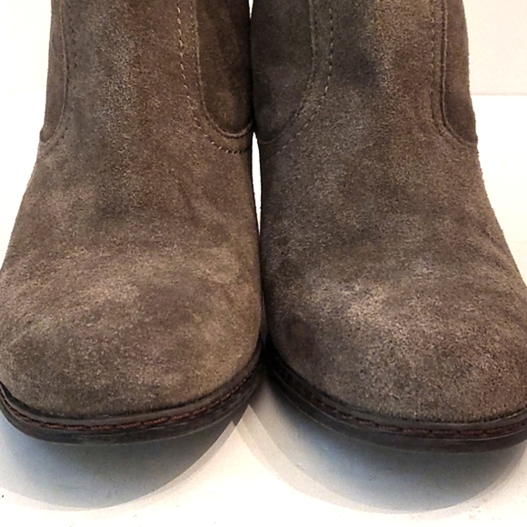 Bjorndal "Solar" Suede Leather Wedge Boot in Taupe Grey - Picture 4 of 16